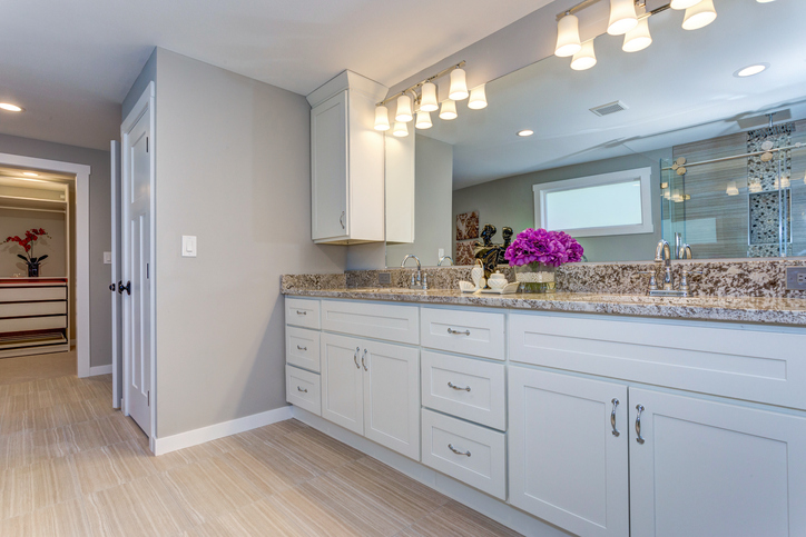 Batheoom Vanity Cabinet Painters in Toronto