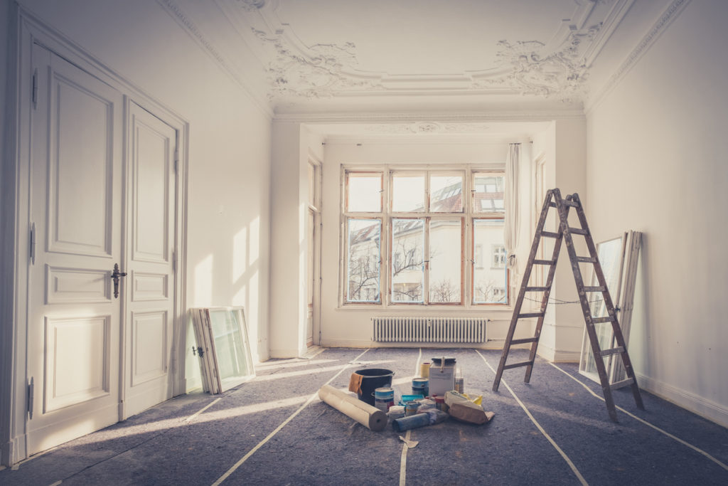 10 Reasons Why You Should Hire an Interior Painter