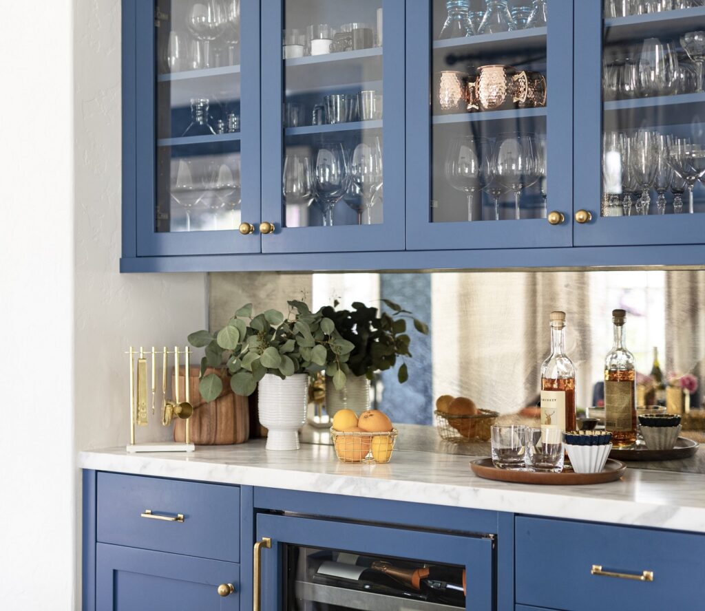 How to Paint a Wooden Kitchen Cabinet 